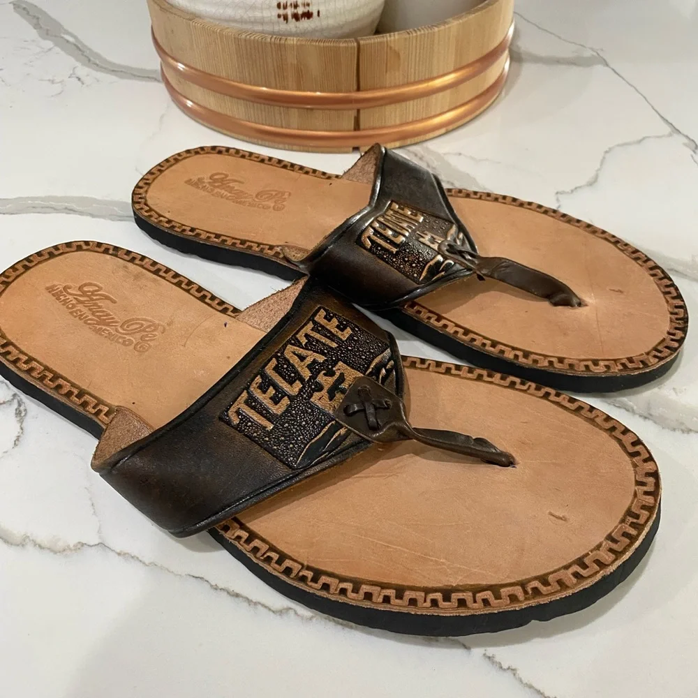 Sandals Men’s size 11 leather flip flops